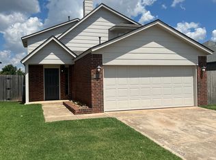 1015 SW 22nd St, Moore, OK 73170