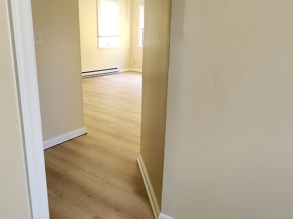 5th image of 117 Alder Dr
