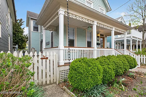 142 Heck Ave Photo 1