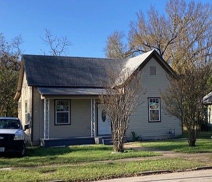 1st image of 608 Turner St