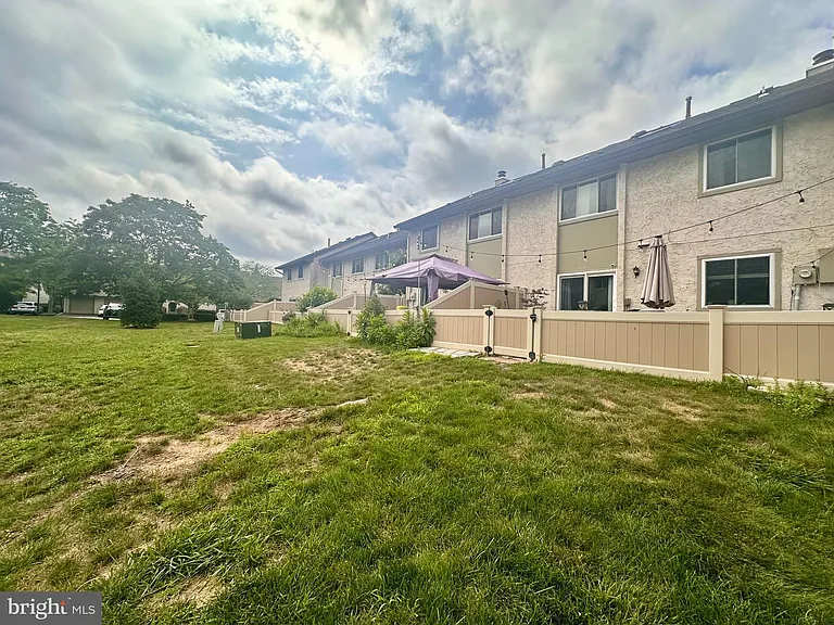 163 Thoreau Dr — Photo 34