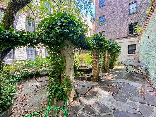 Rented by City Connections Realty | media 30