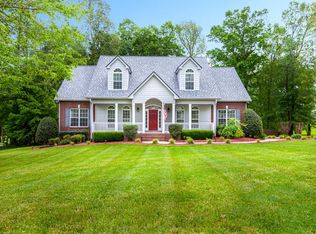 1017 Ridglea Dr, Burns, TN 37029