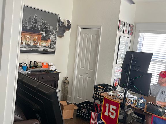 4th image of 444 Orville Ave