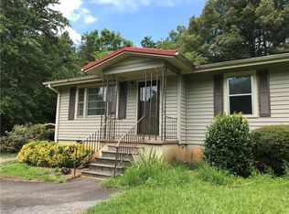 319 Cove Creek Rd, Pickens, SC 29671