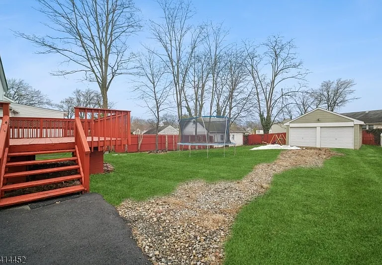 10 Hurley Ave — Photo 25
