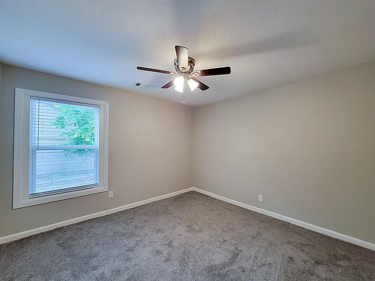 5606 Willow Glen Dr — Photo 24