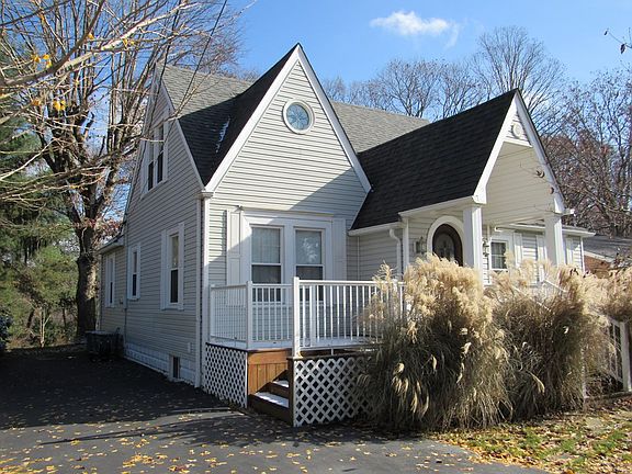 2nd image of 115 Parkway St
