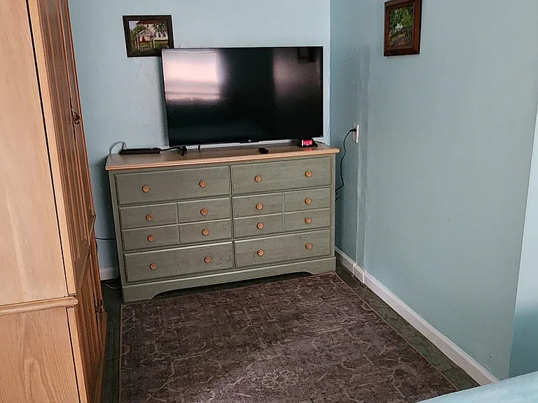 smart tv in bedroom