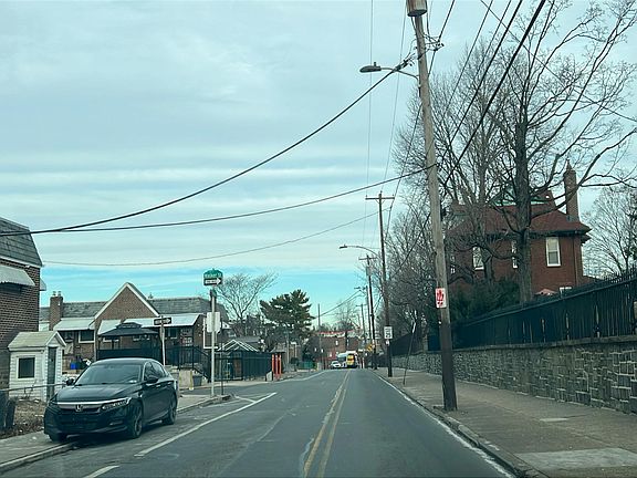 4th image of 1936 Bridge St