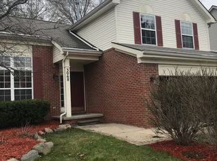 3068 Talon Cir, Lake Orion, MI 48360