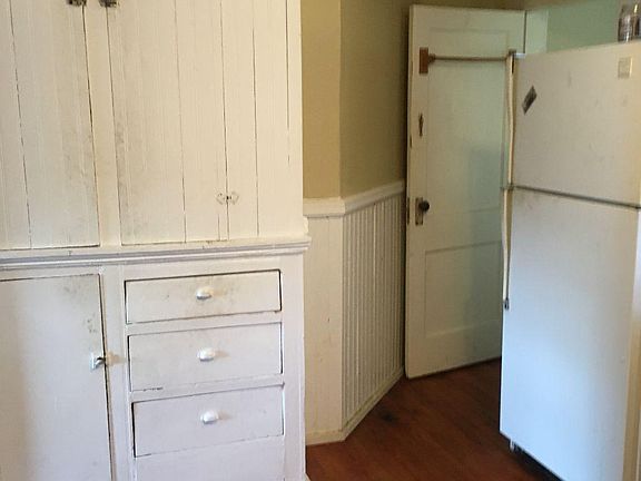 2nd image of 93 W Pearl St APT 7