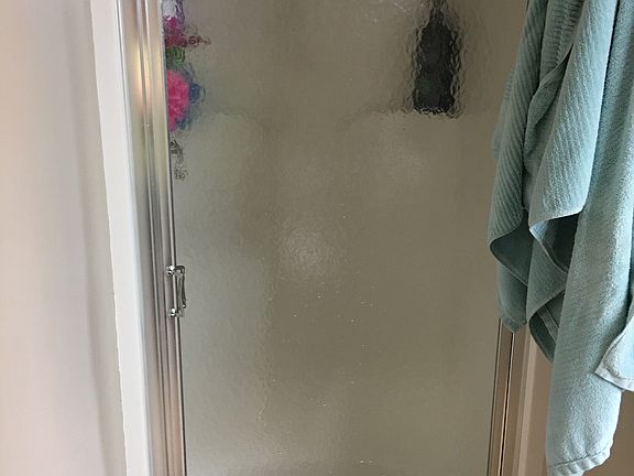 5th image of 908 Armstrong Dr