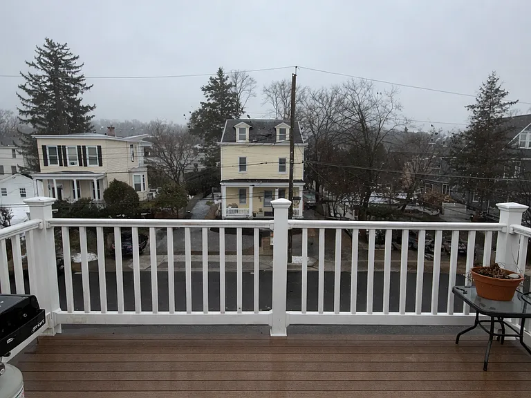Maple St — Photo 7
