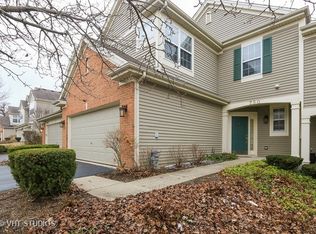750 Creekside Cir, Gurnee, IL 60031