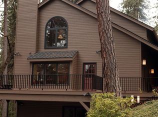 4243 Livingston Rd, Central Point, OR 97502