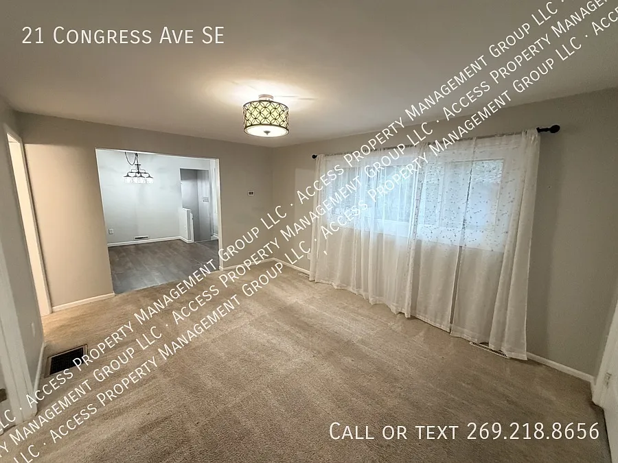 East Hills Great Looking 3 Bedroom Home — Photo 3