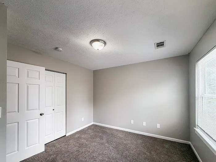 425 Hawkins Ave — Photo 10