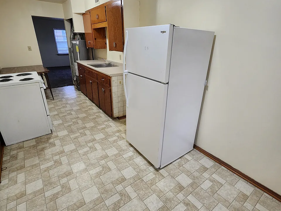 501 E Crawford St #1
