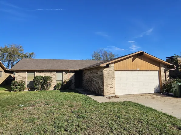 2221 Pennington Dr, Arlington, TX 76014