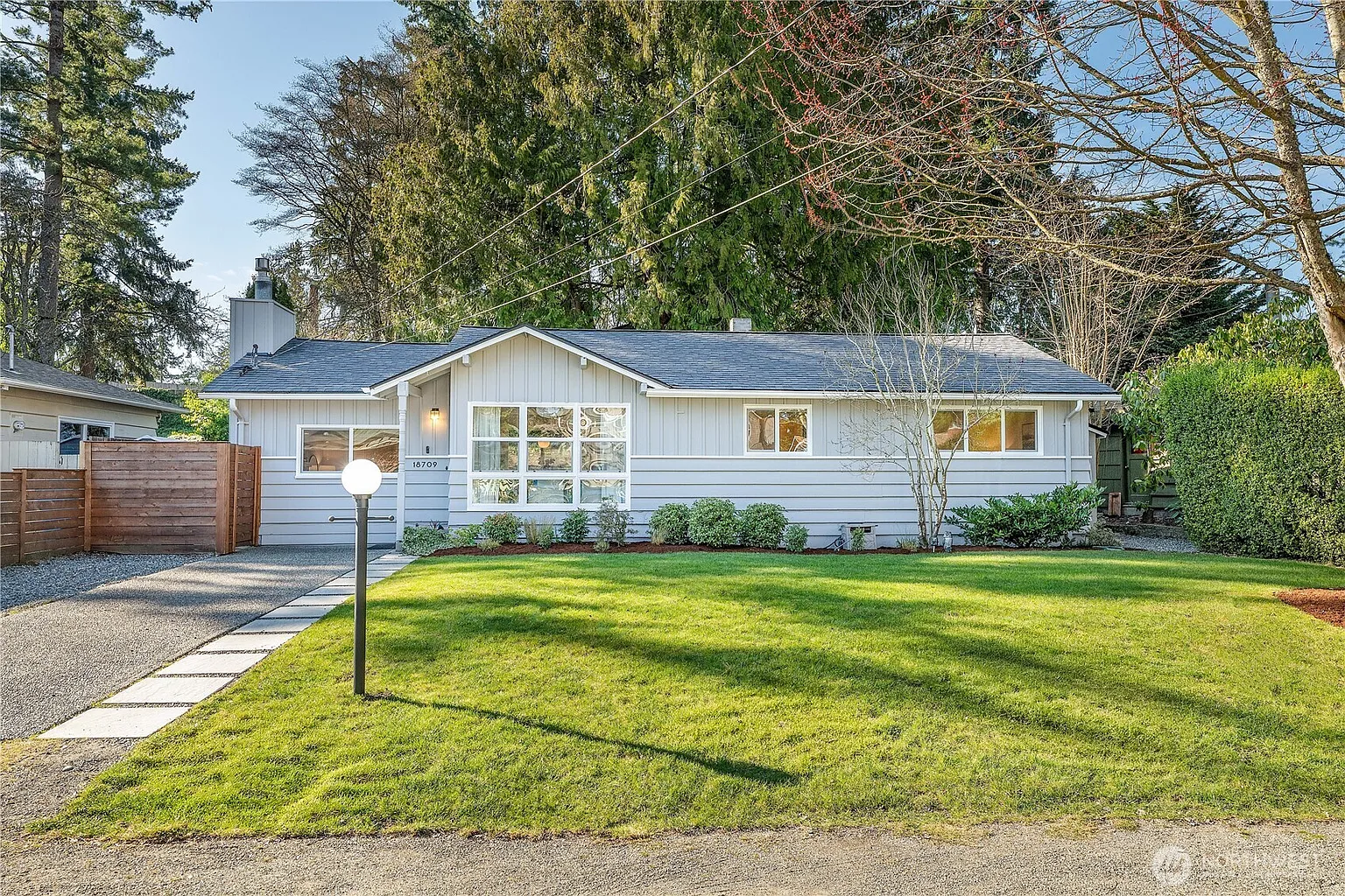 18709 12th Ave NE photo 1
