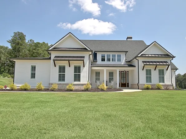 475 Discovery Lake Dr, Fayetteville, GA 30215