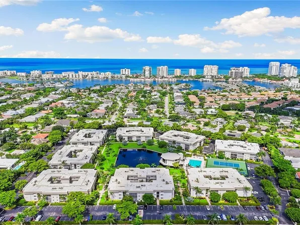 788 Park Shore DR #H20, NAPLES, FL 34103