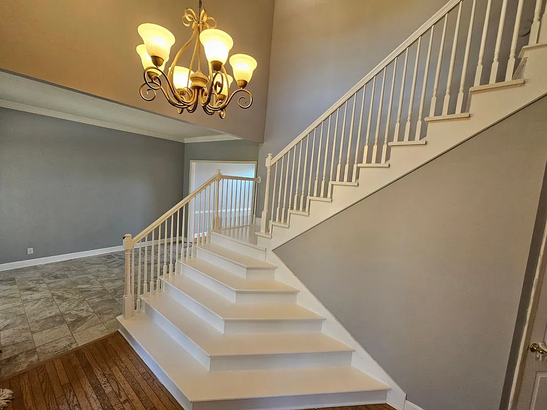 3 bed, 2.5 bath, 1989 sqft, $3,500 — Photo 2