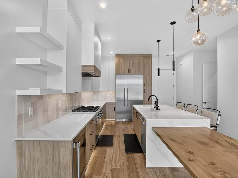 2100 E Island Cove Ln — Photo 5