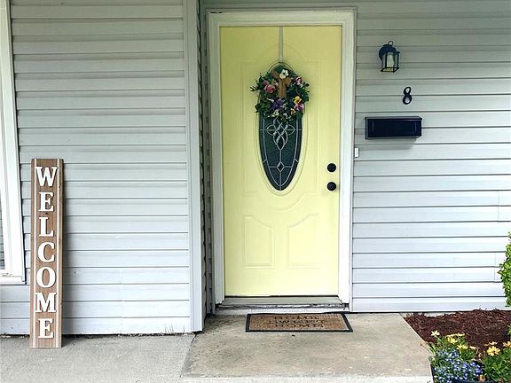 4th image of 8 Charleston Cir
