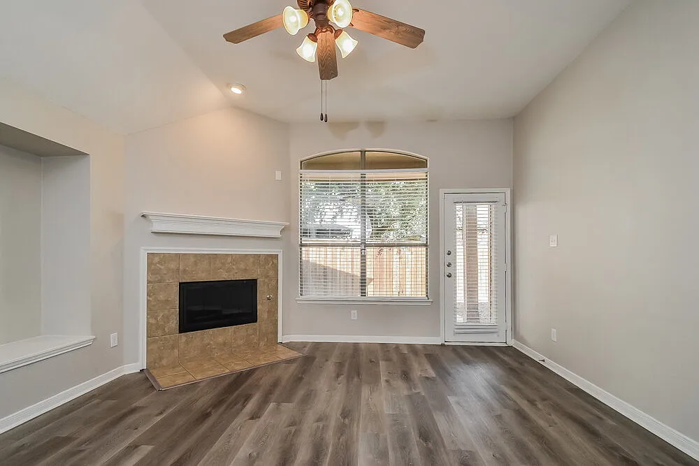 4 bed, 3.0 bath, 2657 sqft, $2,610 — Photo 4