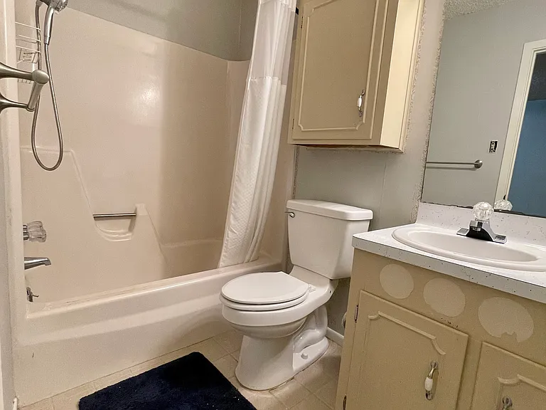 819 S 5th St — Photo 15