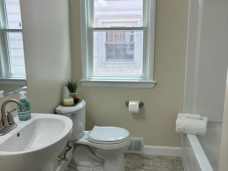 612 Frederick St — Photo 4