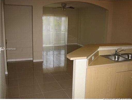 5th image of 2303 Belmont Ln #2303