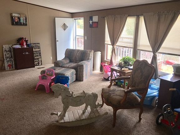 2nd image of 802 Cozy Cove St