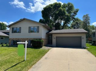 952 Chalet Dr NW, Rochester, MN 55901