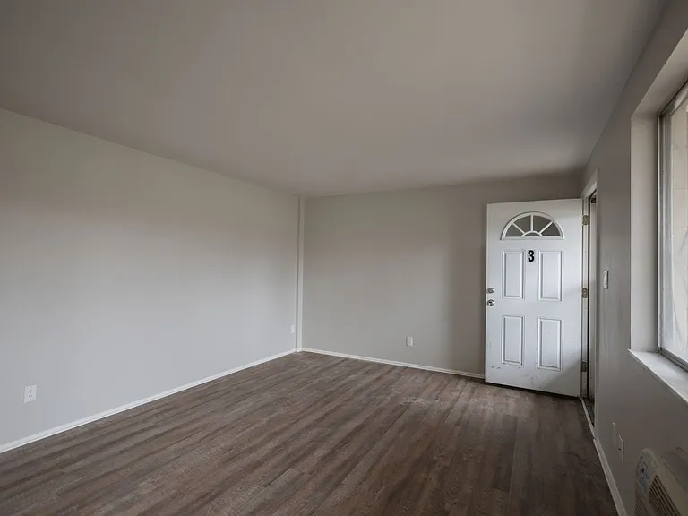 2948 Mogadore Rd — Photo 8