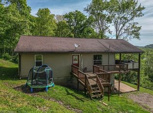 1089 Old Beavertown Rd, New Matamoras, OH 45767