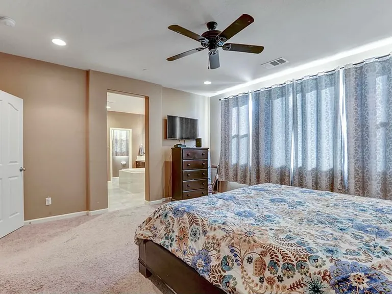 2525 W Connelly Ave — Photo 13