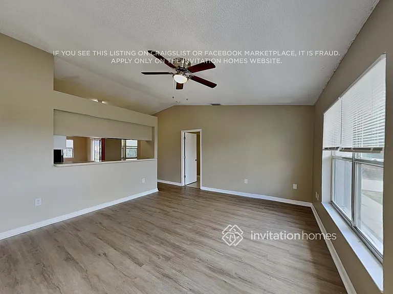 3834 S Chamberlain Blvd — Photo 4