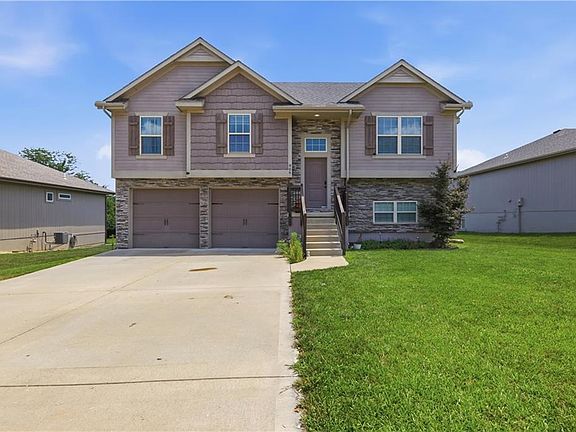 2nd image of 809 N Whispering Hills Dr