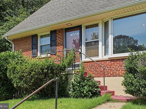 5th image of 10500 Deakins Hall Dr