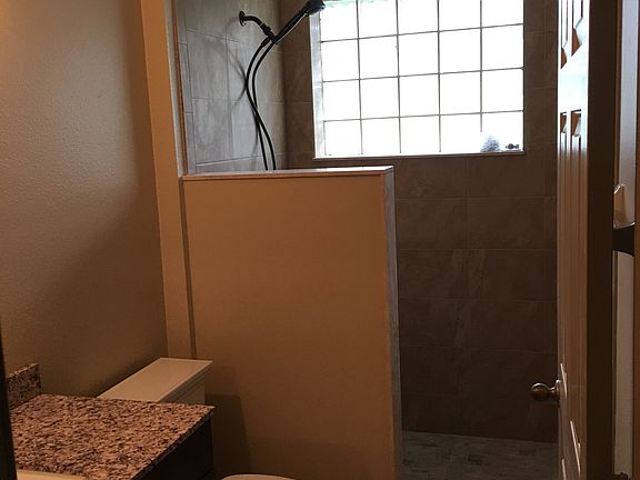 3rd image of 311 Daniels Pointe Dr