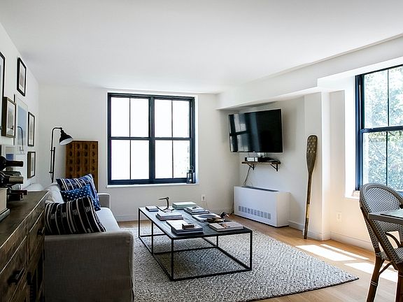 5th image of 298 Mulberry St APT 7E