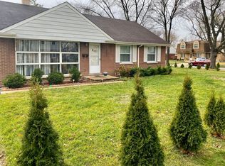 903 Bristol Ave, Westchester, IL 60154