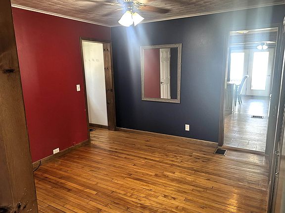 5th image of 928 Franklin St