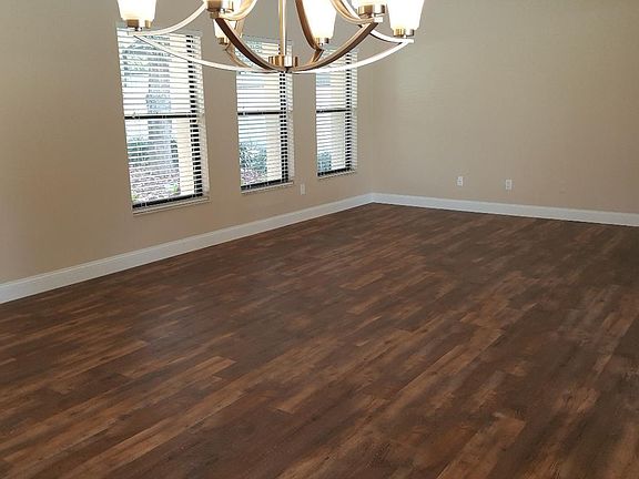 4th image of 8215 Villa Dr