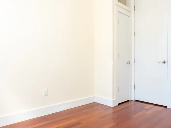 757 Hart Street image 8 of 13