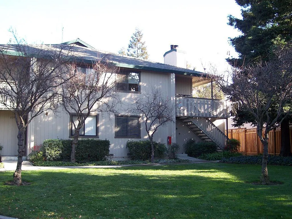 1562 Alma Trl photo 1