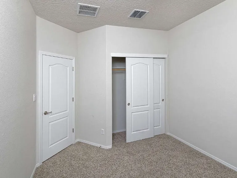 817 Palo Alto Dr NE — Photo 15